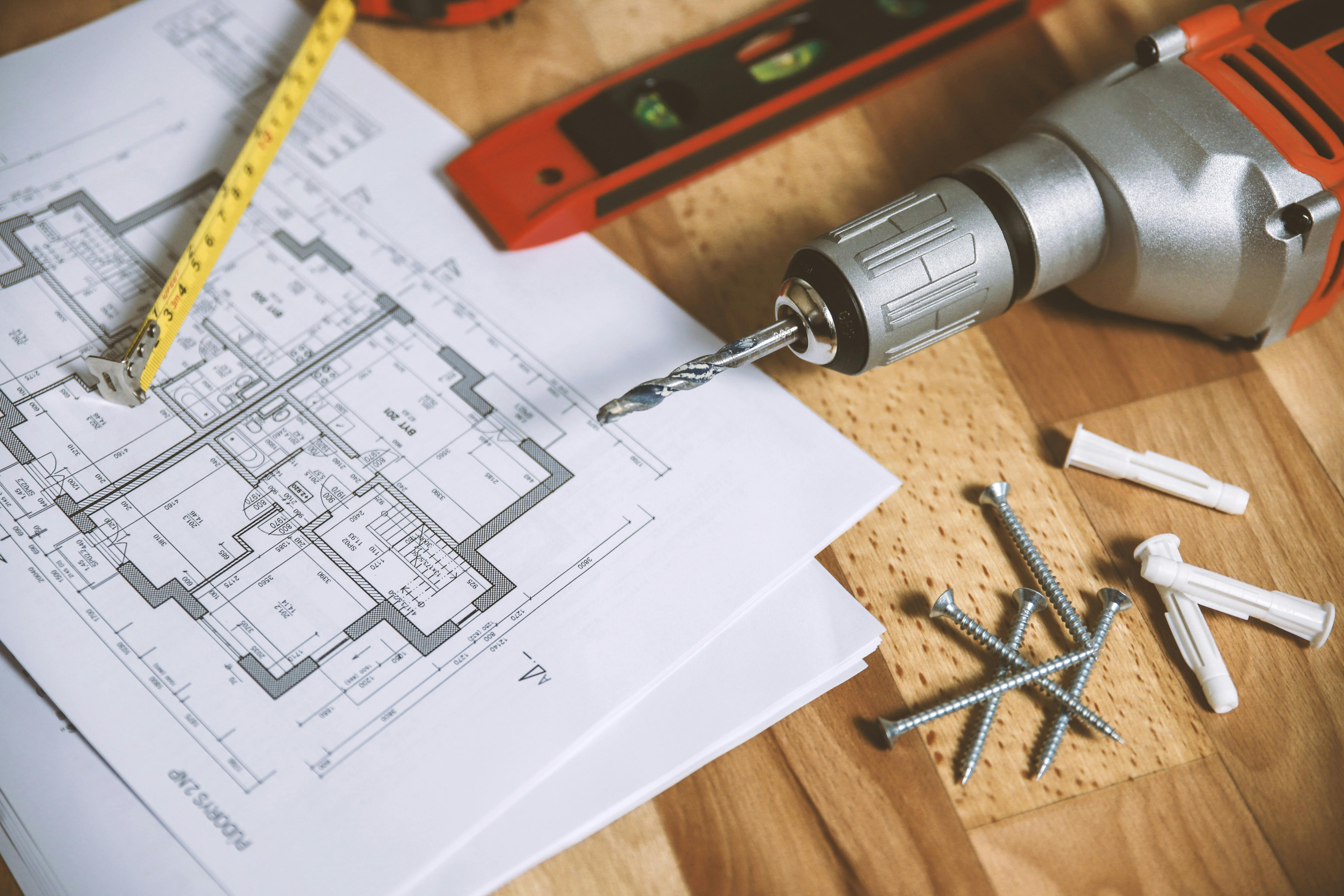 Mastering Dual-Track Loyalty: How Home Improvement Retailers Win Both DIY and Pro Segments